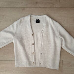 Abercrombie cropped sweater Cardigan size small cream